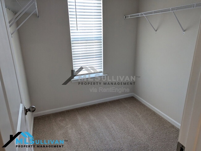 Building Photo - 2821 Egert Dr