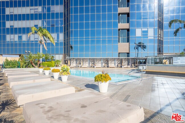 Building Photo - 1100 Wilshire Blvd