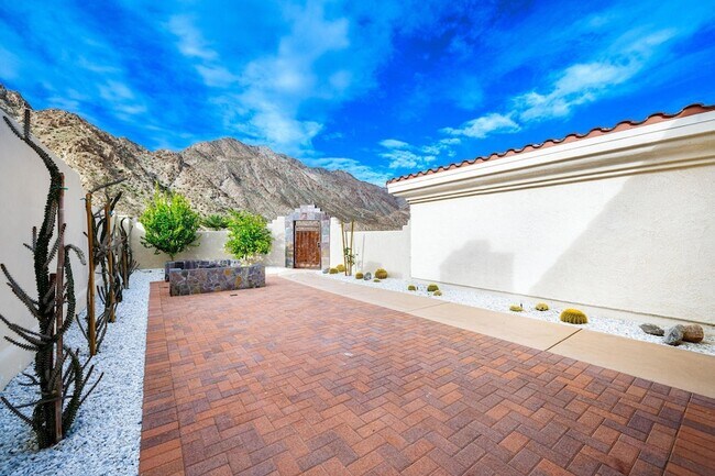 Building Photo - 53680 Avenida Montezuma