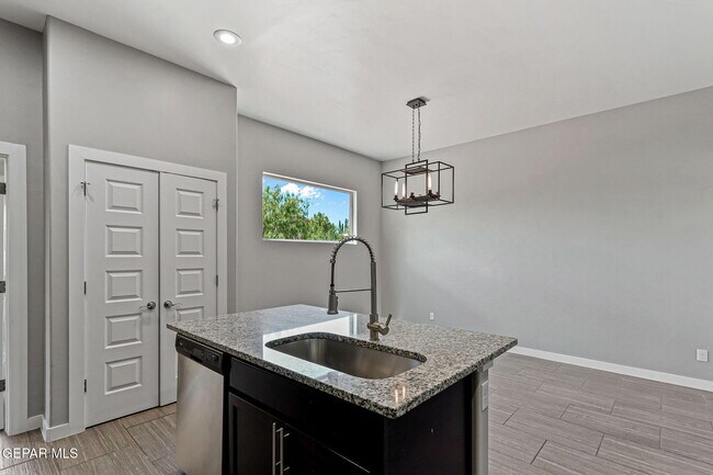 Building Photo - 6350 Escondido Dr
