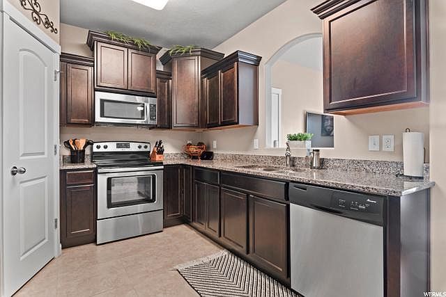 Building Photo - 87 E Jordan Ridge Blvd