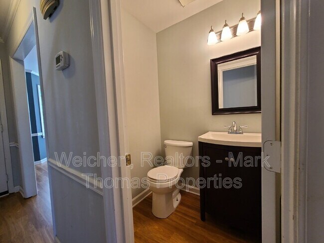 Building Photo - 110 Topsail Ct