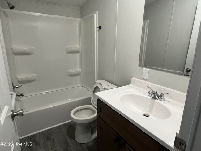 Building Photo - 202 Susans Dr