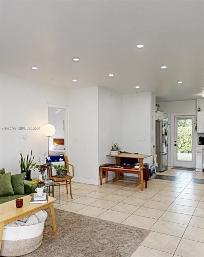 Building Photo - Northeast 112th Street, Miami, FL 33161 - 3 BR 2 BA single-family home