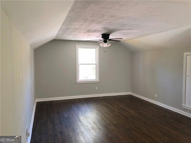 Building Photo - 1307 Lorenzo Dr SW