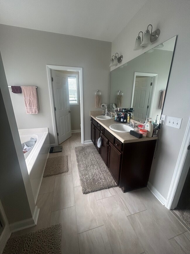 Building Photo - 4304 Dublin Rd