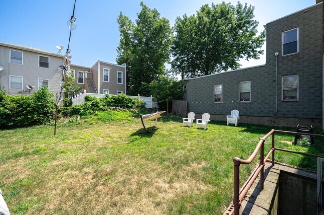 Building Photo - 84 Baldwin Ave