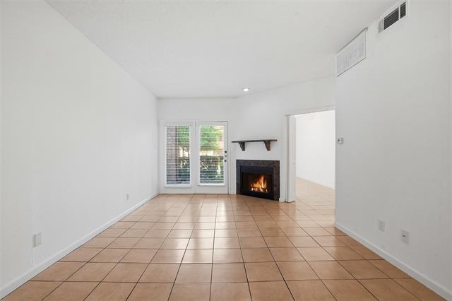 Building Photo - 5550 Spring Valley Rd