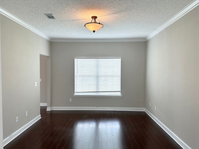 Building Photo - 732 Waterlily Ct