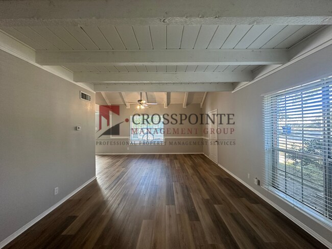 Building Photo - Coming Soon- 3 Bedroom 2 Bath in Whitehouse!