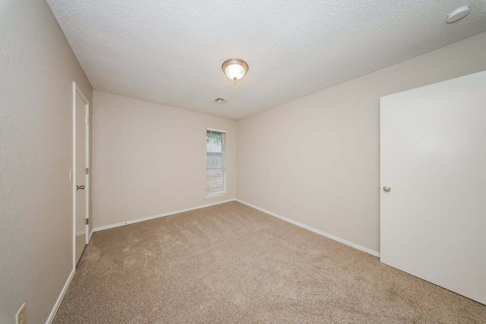 Building Photo - 11032 N Eagle Ln