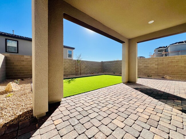Building Photo - s 4 bedroom 2.5 Bathrooms with Loft, home ...