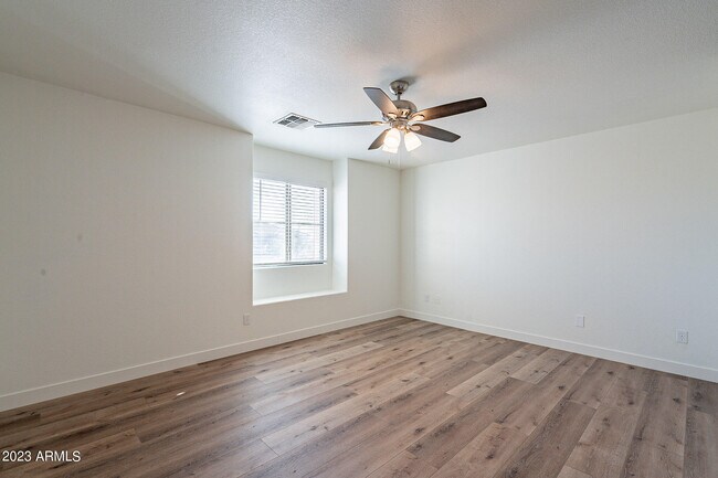 Building Photo - 4244 E Gleneagle Dr