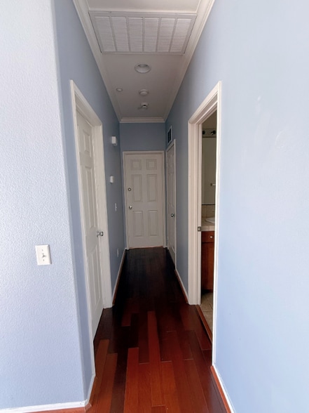 Building Photo - 11450 Church St