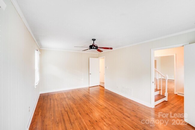 Building Photo - 5001 Vescova Ct