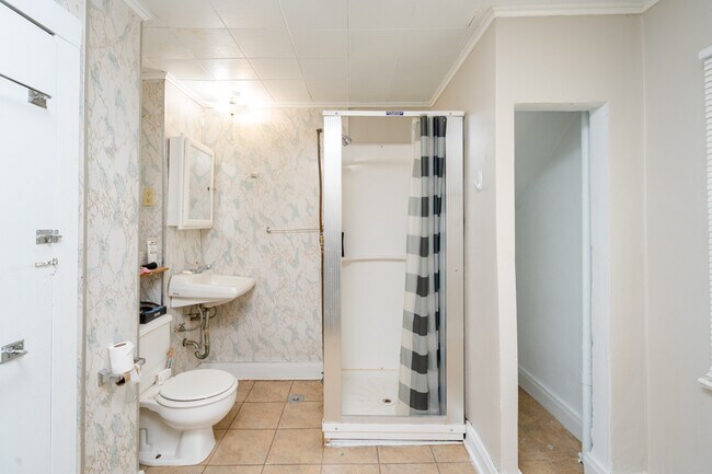 Building Photo - 1317 State St