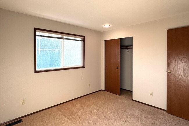 Building Photo - 12941 NE 71st St