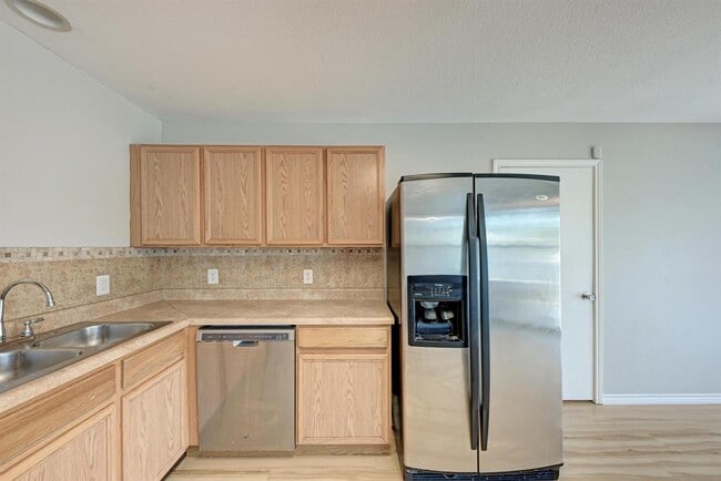 Building Photo - 1302 Casa Blanca Cove