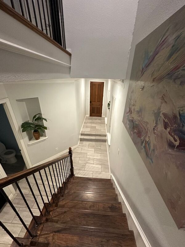 Building Photo - 1004 Colonial Dr