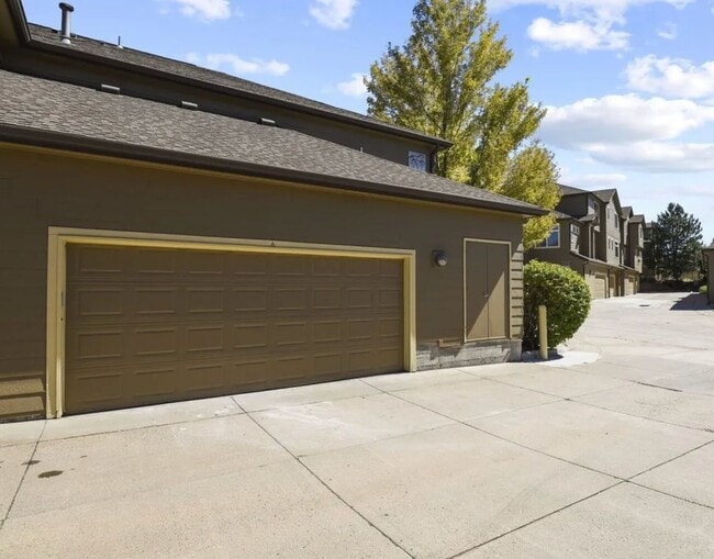 Building Photo - 6444 Silver Mesa Dr