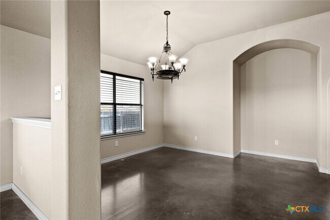 Building Photo - 5405 Fiesta Oak Dr