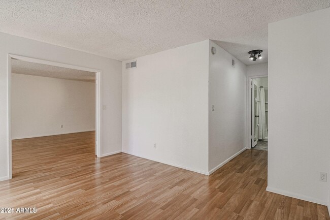 Building Photo - 4346 N 19th Dr