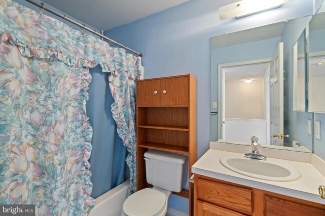Building Photo - 1209 Blossom Cir