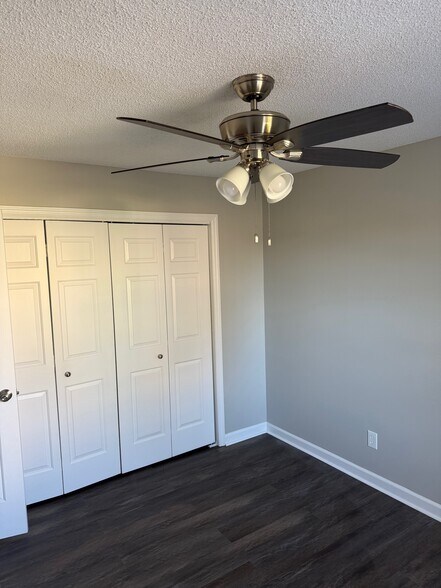 Building Photo - 831 Ashley Ln