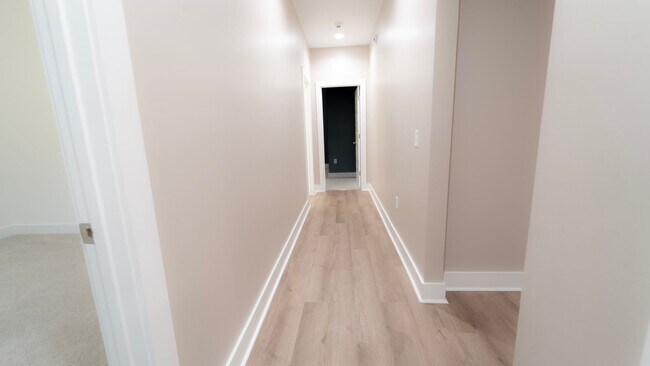 Building Photo - Stunning Like-New 4-Bedroom Home Just Minutes from Fort Stewart