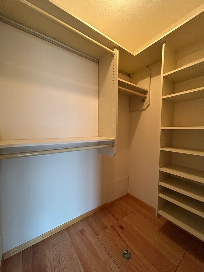 Building Photo - 2 Bedroom with Loft on Private Golf Course, Amazing Views!