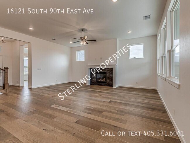 Building Photo - 16121 S 90th East Ave