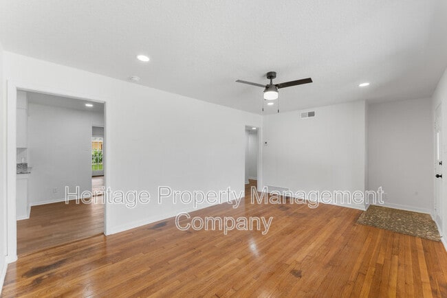 Building Photo - 4407 Bikini Dr