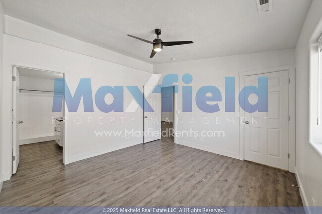 Building Photo - Upstairs Unit -3BD 2BA Unit Near Costco and High School