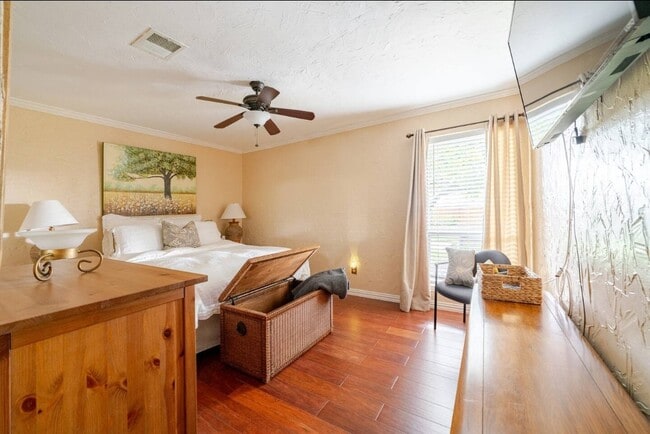 Building Photo - 2526 Creekway Cir