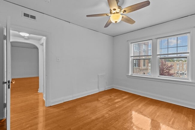 Building Photo - 7336-204 Forsyth