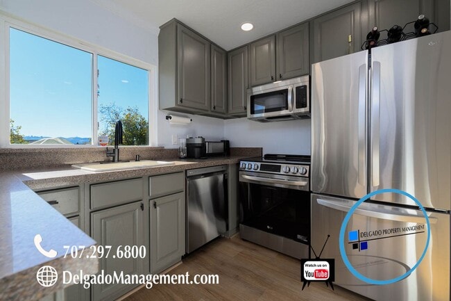 Building Photo - Benicia 2 bedroom condo