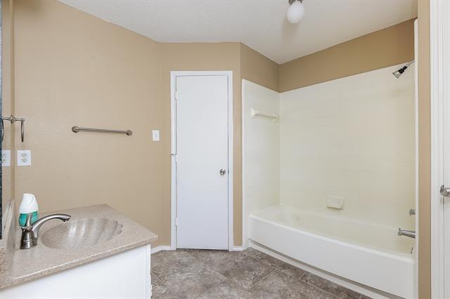 Building Photo - 645 Lemon Dr