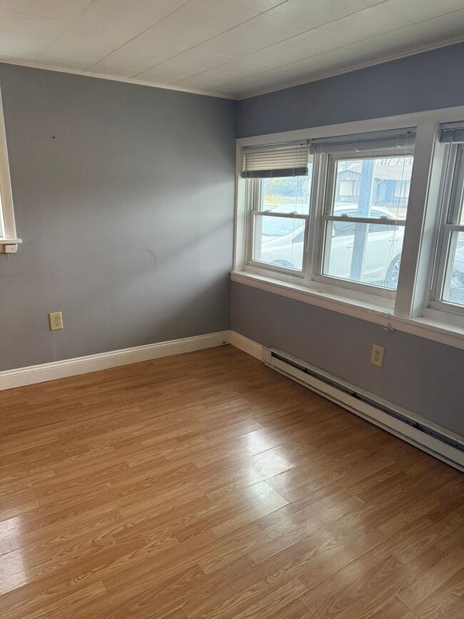 Building Photo - 3185 Spring Rd