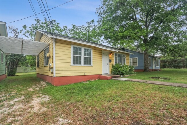 Building Photo - 1708 Chicon St