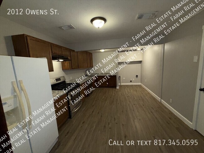 Building Photo - 2012 Owens St