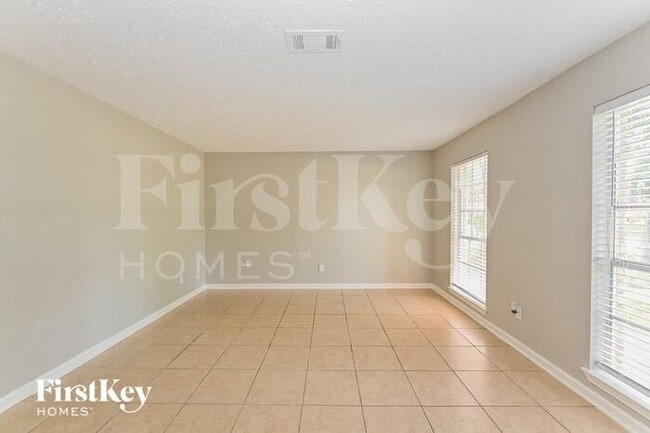 Building Photo - 1022 Romaine Ln