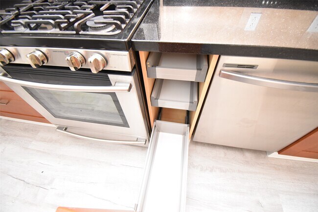 Building Photo - 82 Harbor Ln