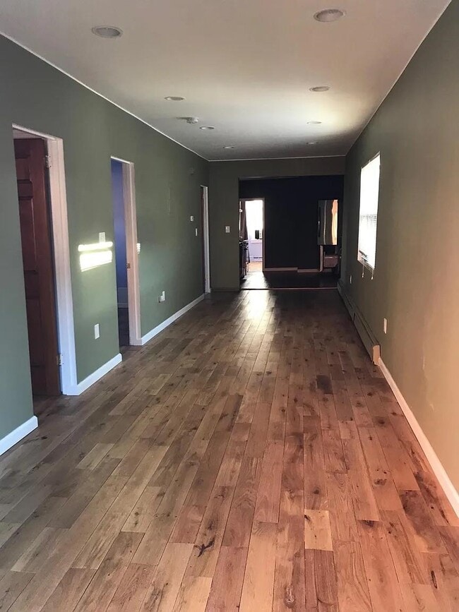 Building Photo - 14 Lincoln St