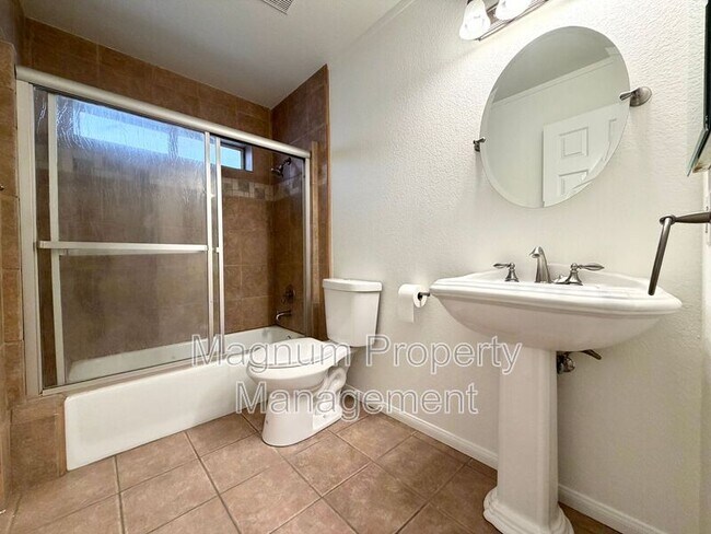 Building Photo - 23775 Cruise Cir Dr