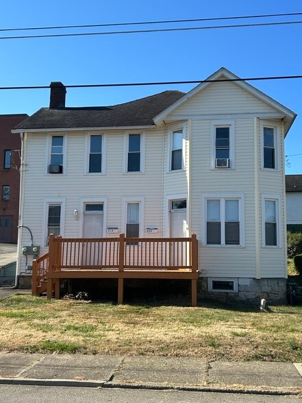 Front door on right side - 111 4th St