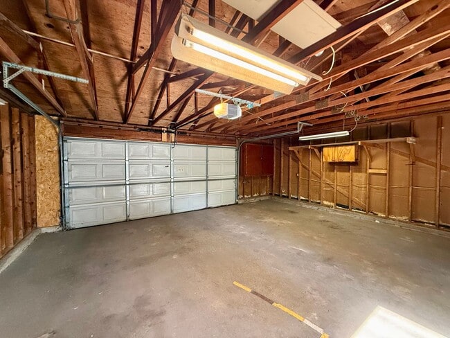 Building Photo - 633 Atherton St