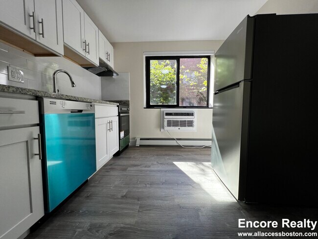 Building Photo - 15 Chester St