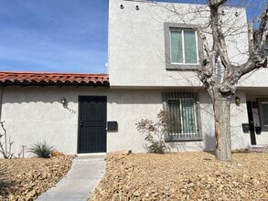 Building Photo - 1 bedroom, 1 bathroom, Condo located in Northwest