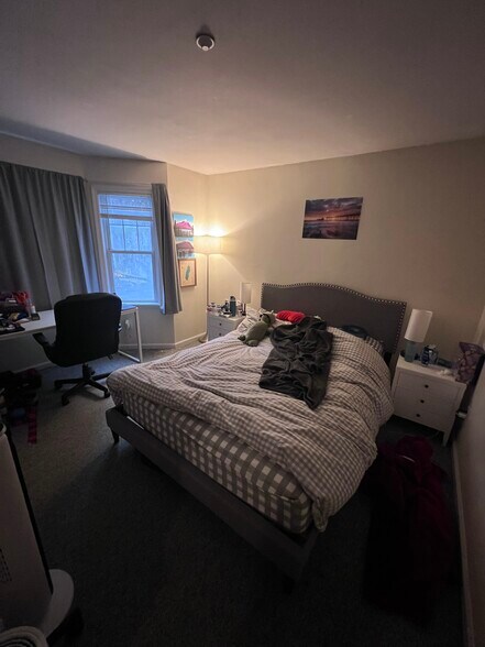 Building Photo - 62 Hillside St