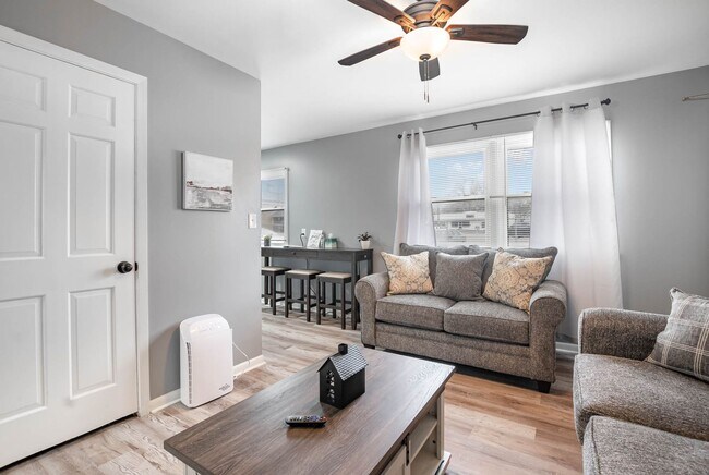 Building Photo - 2 bed, newly remodeled hideaway in Trenton, Ohio